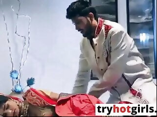 Husband Se Pareshan Wife Ne Ex Bf Ke Sath Suhagarta Mnayi anal blowjob hardcore